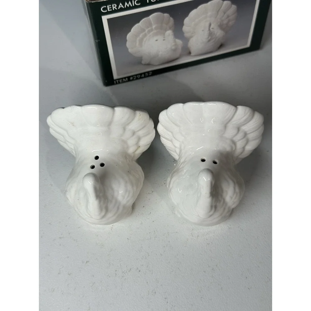 Ceramic Turkey shaped Salt and Pepper Shakers White Thanksgiving